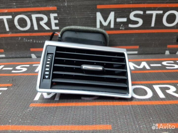 Дефлектор воздушный передний левый Audi A8 4E/D3