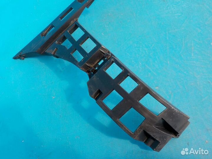 Кронштейн заднего бампера левый volkswagen Passat