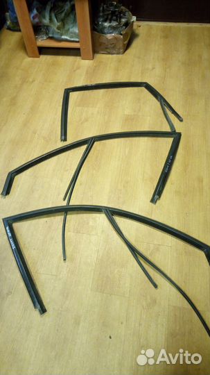 Уплотнители стекла дверей Рено сценик 2