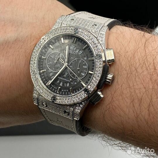 Топовые мужские кварцевые часы с камнями