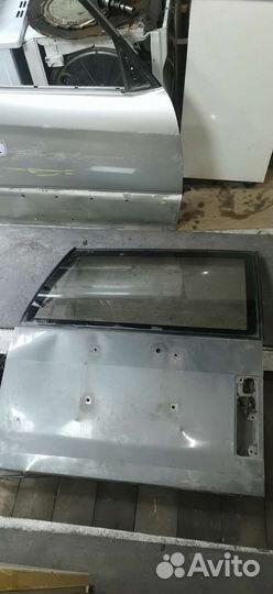 Задняя дверь на bighorn со стеклом