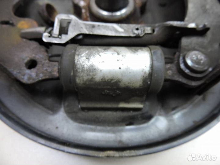 Щит опорный LADA Largus 2012