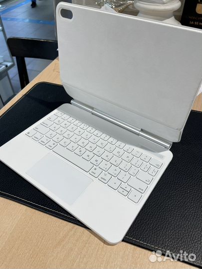 Клавиатура Magic Suspension Keyboard Case для iPad