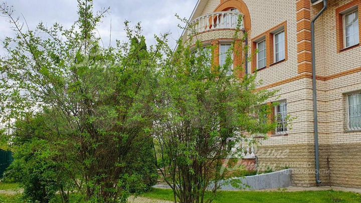 Дом 690 м² на участке 24 сот.