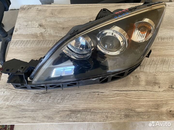 Фара Mazda Axela BK5P ZY 2005 левая