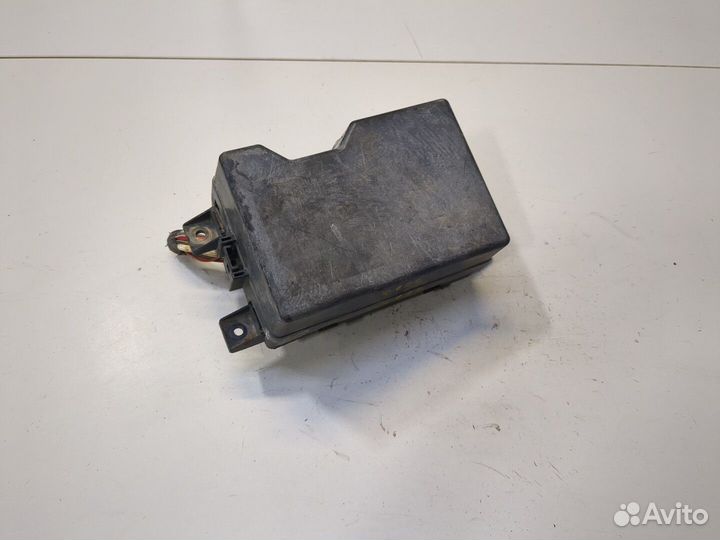 Блок предохранителей Mitsubishi Pajero, 1992