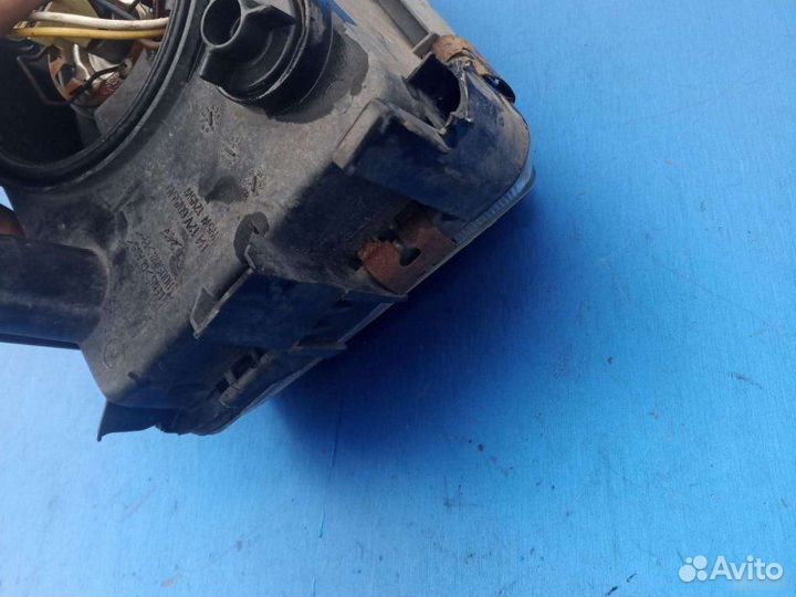 Фара левая Volkswagen Passat B3 1993