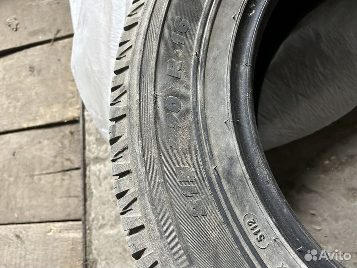 Michelin Latitude Cross 215/70 R16