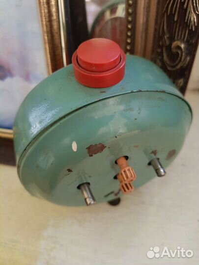 Будильник Янтарь СССР