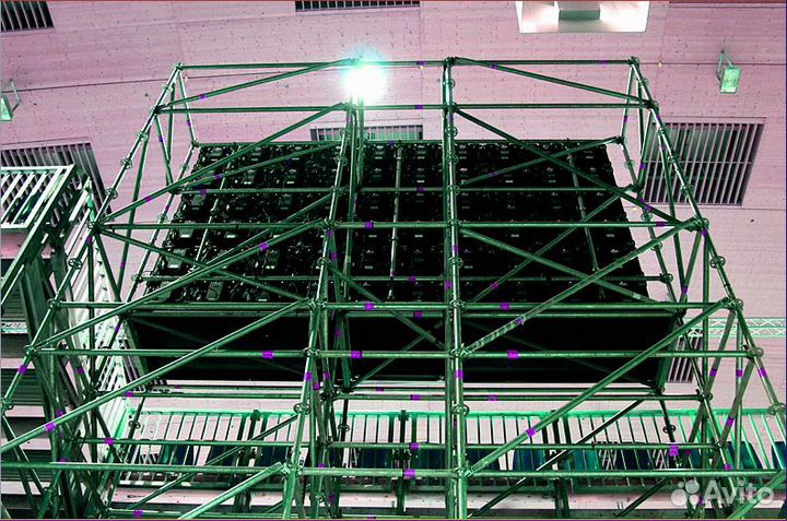 Строительные леса для сцен и подиумов Layher