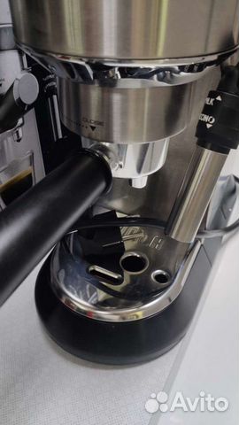 Кофеварка рожковая DeLonghi EC685.M серебристый объявление продам