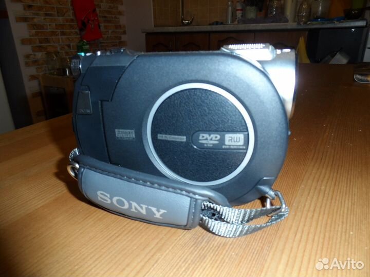 Продам DVD видеокамеру sony 109