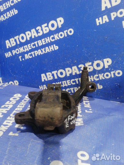 Передний левый поворотный кулак Nissan Teana J31