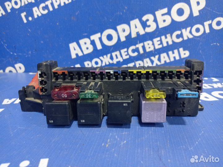 Блок предохранителей салона Mercedes-Benz W220