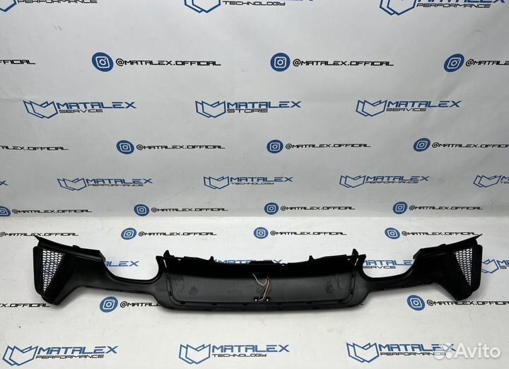 Диффузор BMW F32 F36 со стоп сигналом, М перфоманс