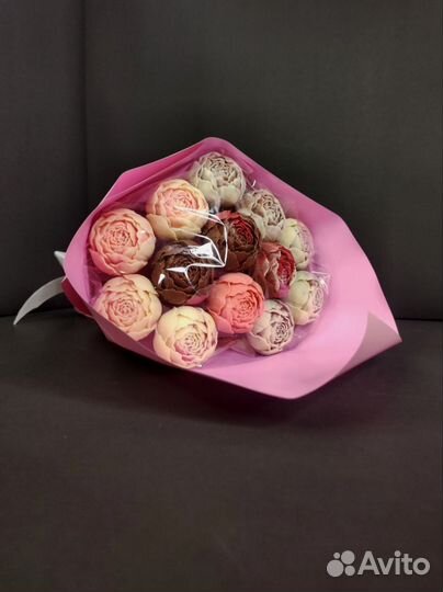 Букет - 13 Пионов из Бельгийского Шоколада