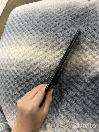 iPhone SE, 64 ГБ