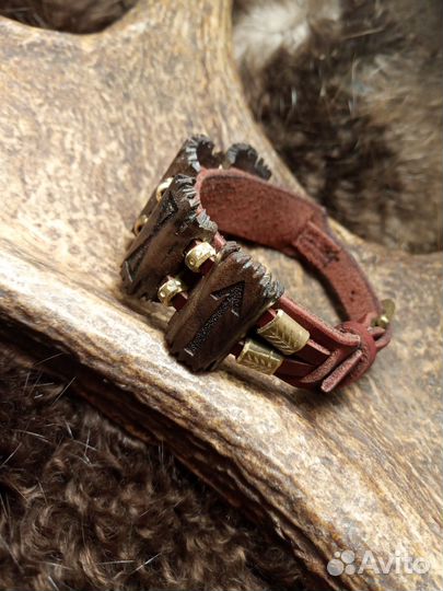 Славянский оберег. Женский рунный браслет