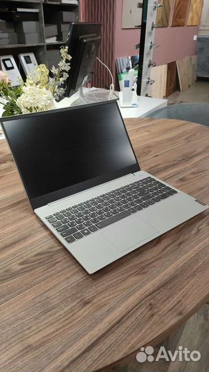 Ноутбук Lenovo