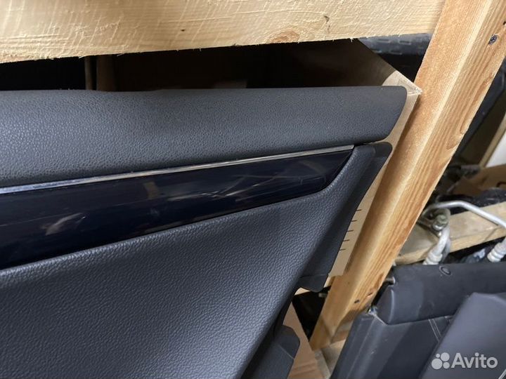 Обшивка боковой двери задняя правая Mercedes-Benz