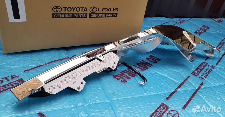 Отражатель фары Toyota Camry 70 2018-2021