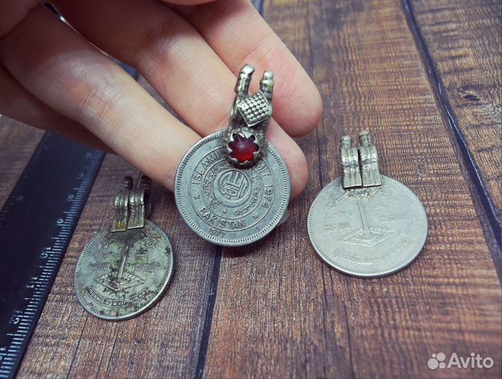 Монеты пакистан старые 48г и 77г ретро винтаж