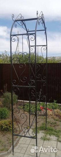 Арка садовая кованая