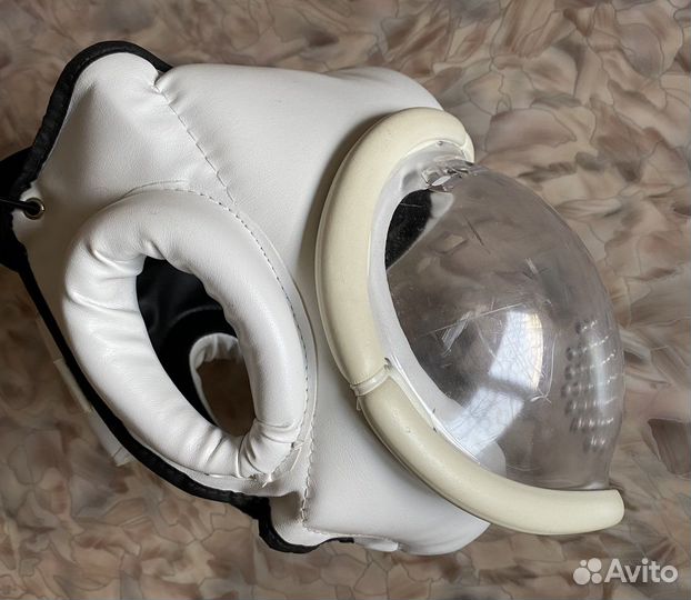 Шлем с прозрачной маской для единоборств