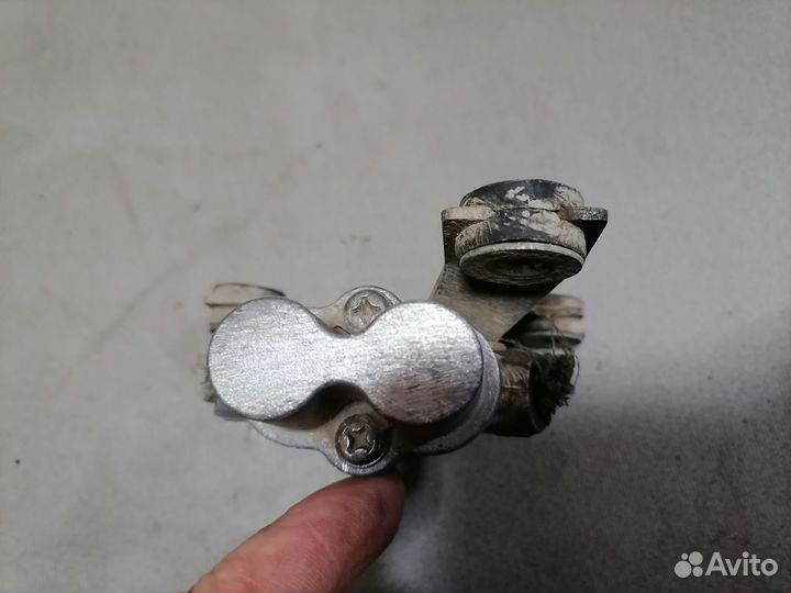 Распределитель тормозов Nissan Primera P11