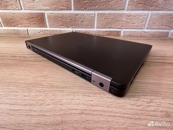 Dell latitude E5470(core I5-6300U+SSD 256+8GB+IPS)