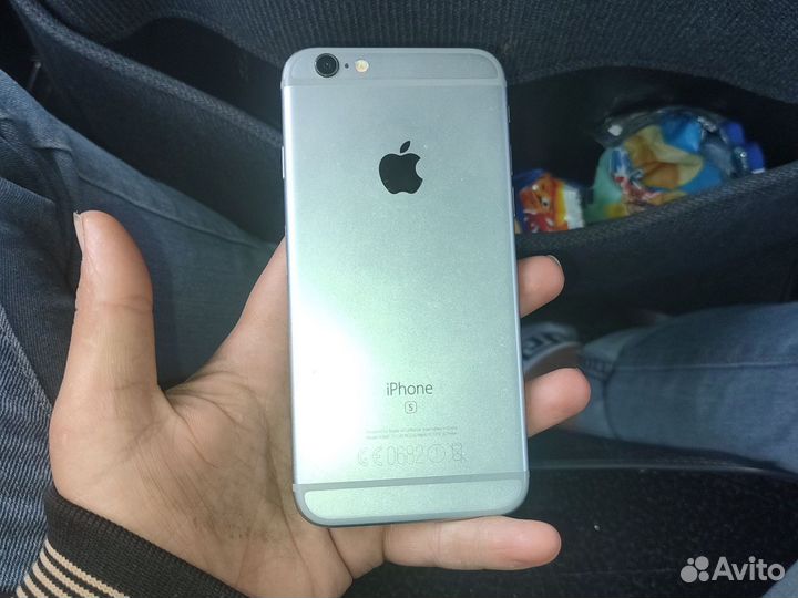 Телефон iPhone 6s