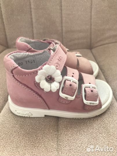 Сандалии для девочки 20 размер