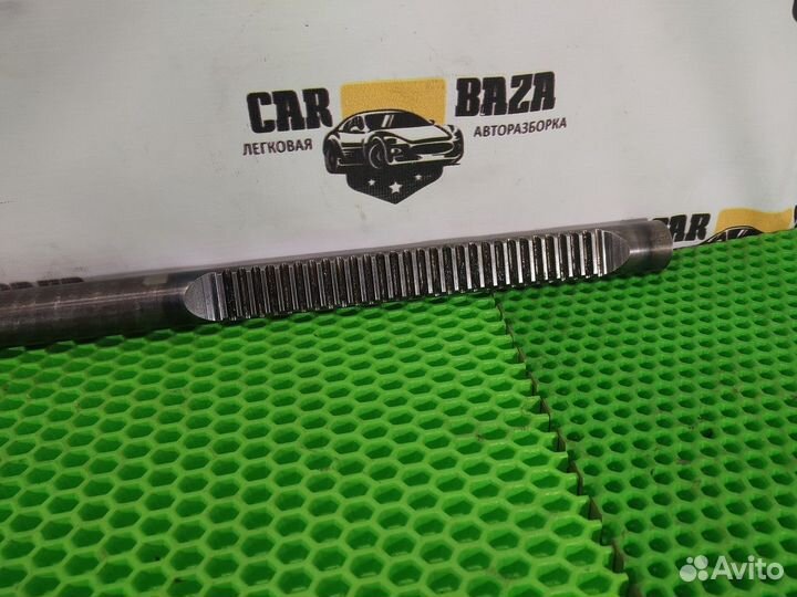 Вал рулевой рейки Volkswagen Passat