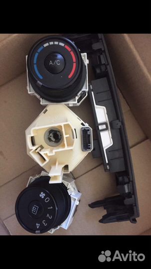 Блок управления отопителем Тоуоta Corolla E150