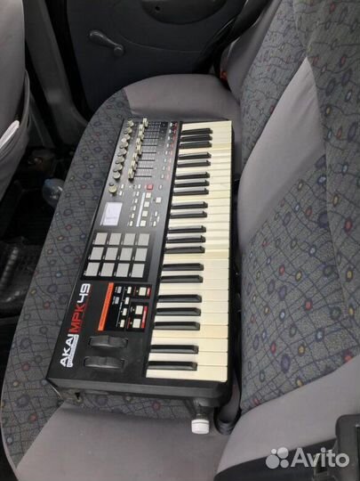 Akai MPK 49 миди midi клавиатура