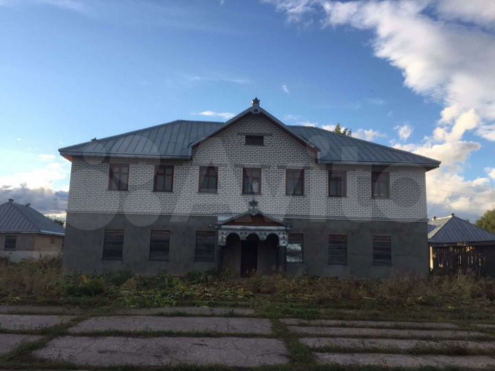 Здание, 2100 м²