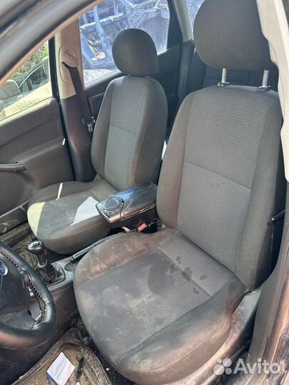 Сиденье Ford Focus 1 cdda 2004