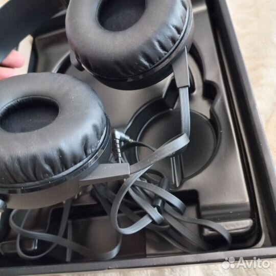 Проводные наушники