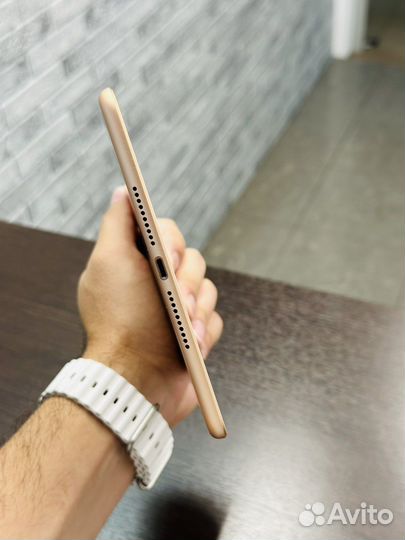 Отличный iPad Mini 5 64gb Gold WiFi