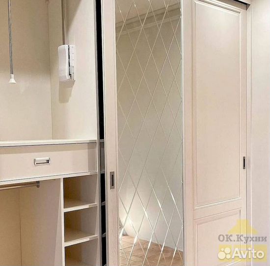 Шкаф купе с зеркалом