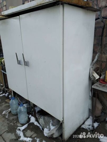 Холодильный шкаф