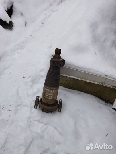 Пневмостойка volkswagen touareg задний правый