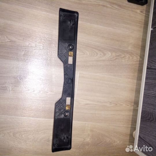 Площадка номерного знака Toyota RAV 4 40