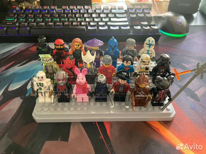 Фигурки Лего