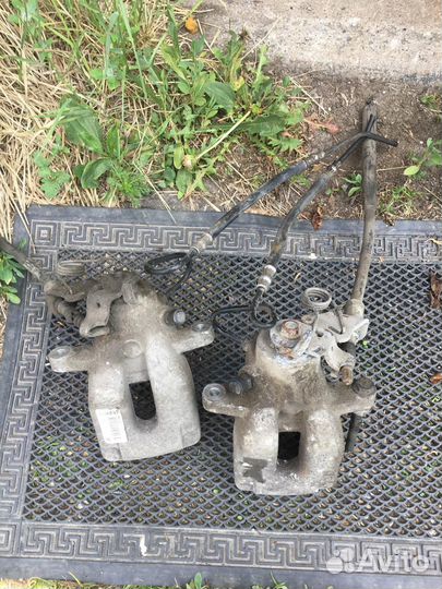 Суппорт задний в сборе Пежо 308 2008-2015