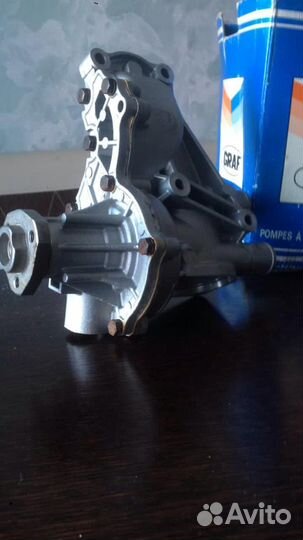 Водяная помпа Nissan новая