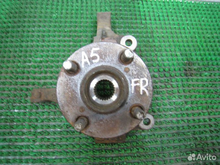 Кулак передний правый Toyota Corolla E120 2004