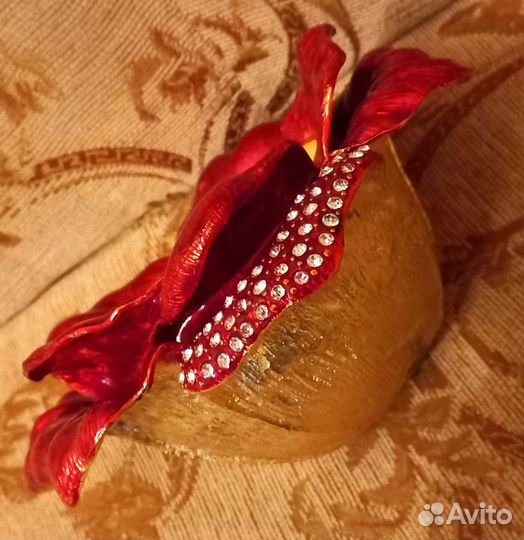 Металлическая роза шкатулка