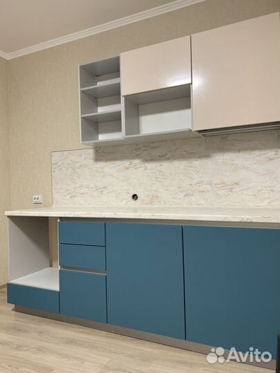 Кухонный гарнитур. Кухня без ручек ксп:34556