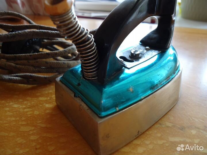 Ретро утюг (дорожный). Сделано в СССР
